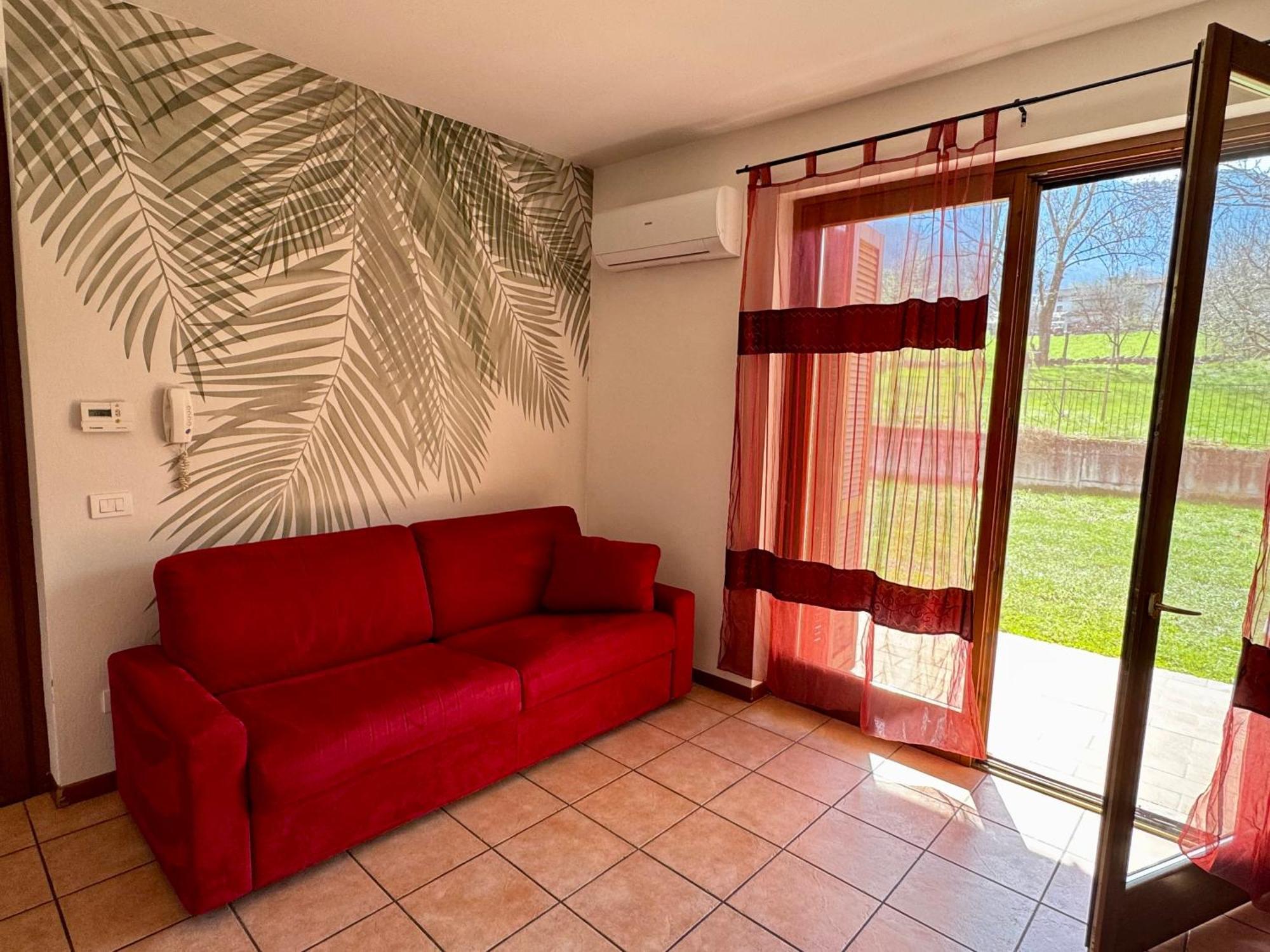 Strawberry House Villa Colico Exterior photo